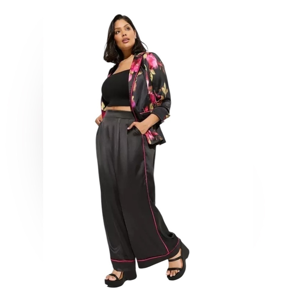 Torrid NWT Wide Leg Black Satin High Rise Pants Trousers size 1X